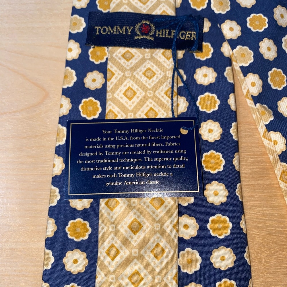 Tommy Hilfiger Yellow and Blue Flower Silk Tie - Picture 9 of 9